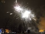 DSCN7970: Foto, video: Na čáslavský novoroční ohňostroj bylo zvědavé zaplněné Žižkovo náměstí