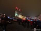 DSCN8017: Foto, video: Na čáslavský novoroční ohňostroj bylo zvědavé zaplněné Žižkovo náměstí