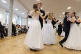 20231126005549_IMG_3789: Foto: Ve Vrdech vrcholí taneční kurzy, v sobotu tančili na tradičním Věnečku!