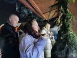 20231203220324_IMG_20231202_165814: Advent u hasičů v Zehubech rozzářil také vánoční strom!