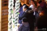 20231204202141_IMG_9297: Foto, video: Barborky rozsvítily vánoční strom na Palackého náměstí v Kutné Hoře!