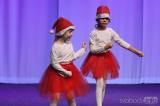 20231207233306_IMG_0890: Foto: Diváci v zaplněném divadle tleskali „Vánoční besídce“ DDM Kutná Hora
