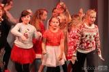 20231207233316_IMG_0936: Foto: Diváci v zaplněném divadle tleskali „Vánoční besídce“ DDM Kutná Hora