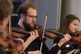 20231209210935_IMG_1887: Foto: Kutnohorský komorní orchestr v sobotu odehrál dva Adventní koncerty v GASK