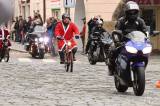 20231224163223_IMG_8714: Foto, video: Na Štědrý den vyrazili motorkáři v Kolíně na tradiční Vánoční vyjížďku!