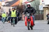 20240101153119_IMG_3648: Foto: Motorkáři z Čáslavi vyrazili do roku 2024 po jedné stopě!
