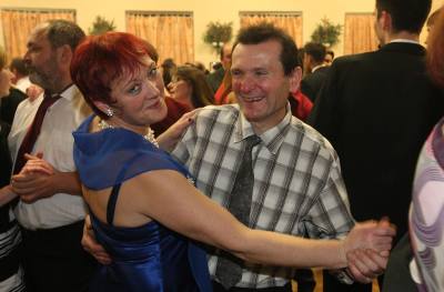 Foto: Myslivci si zatančili na sobotním plese v Petrovicích I