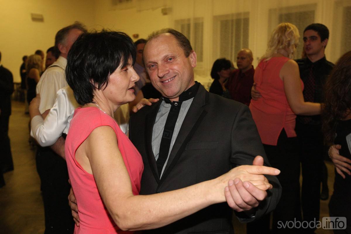 Foto: Myslivci z Malešova si zatančili na sobotním plese v Křeseticích
