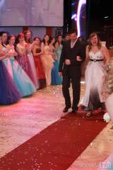 img_4426: Foto: Maturantky ze SOŠ a SOU řemesel Kutná Hora řádily na maturitním plese po vzoru superhrdinů