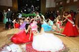 5G6H2391: Foto: Maturantky obchodní akademie si pro svůj ples zvolily army styl
