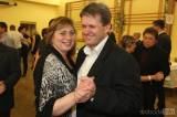 5G6H5026: Foto: Na Obecním plese ve Starkoči šly kravaty brzy dolů!