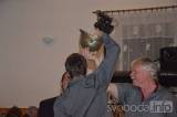 DSC_0701: Foto: Vítěz tomboly si z hasičského plesu v Kozohlodech odnesl vepřovou hlavu!