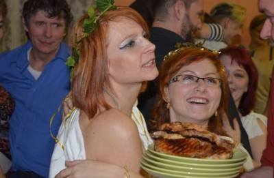 Foto: Masopustní sobotu v Okřesanči zakončil Maškarní ples