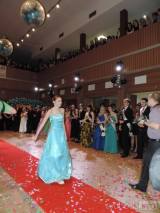 DSCN2704: Foto, video: Studenti dvou tříd Střední zemědělské školy tančili na plese v Grandu