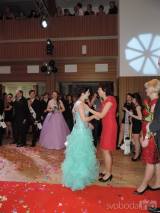DSCN2735: Foto, video: Studenti dvou tříd Střední zemědělské školy tančili na plese v Grandu