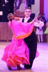 5G6H0112: Foto: Čtvrtý taneční ples v kulturním domu Lorec nabídl pestrý program