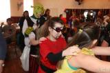 5G6H1102: Foto: S církvickými dětmi si na nedělním karnevale pohrál i Shrek