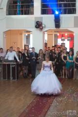 DSC_0236: Foto: Budoucí kutnohorské kosmetičky si pro svůj maturitní ples vybraly Staré lázně