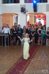 DSC_0248: Foto: Budoucí kutnohorské kosmetičky si pro svůj maturitní ples vybraly Staré lázně