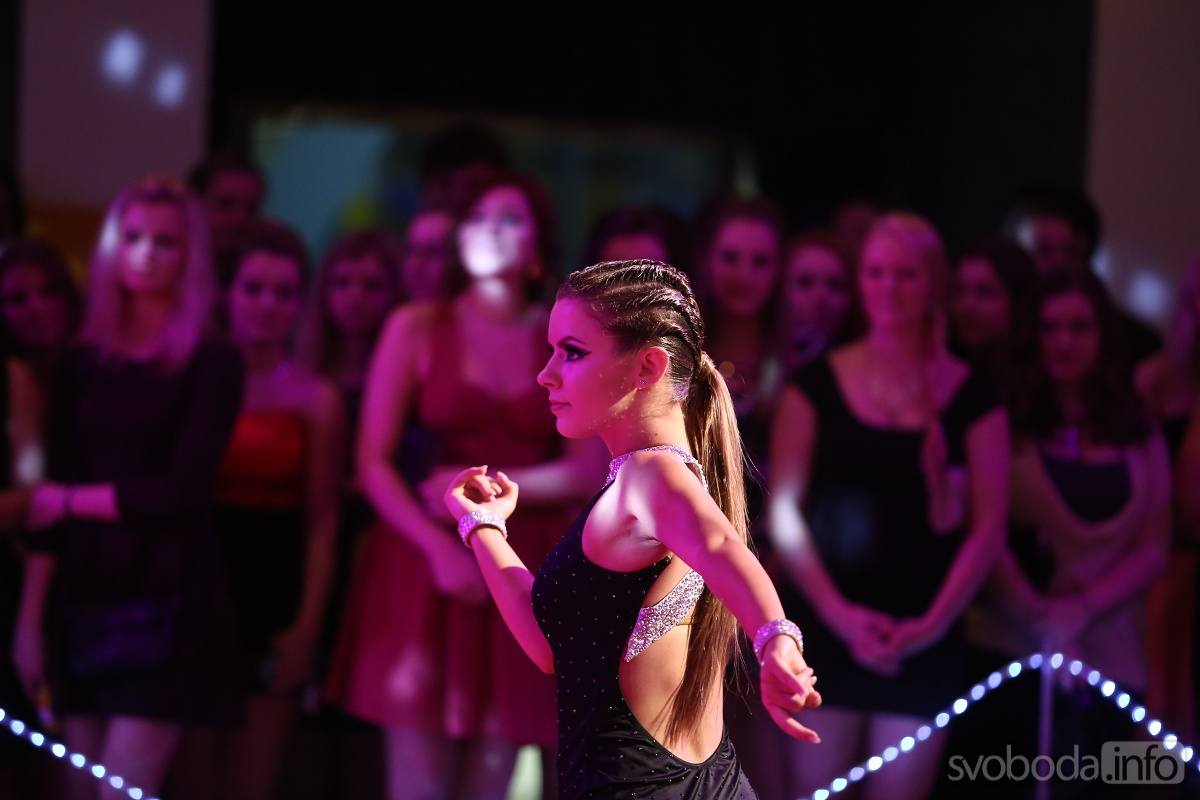 Video: Maturitní ples Obchodní akademie Kolín v reportáži Adama Hrušky