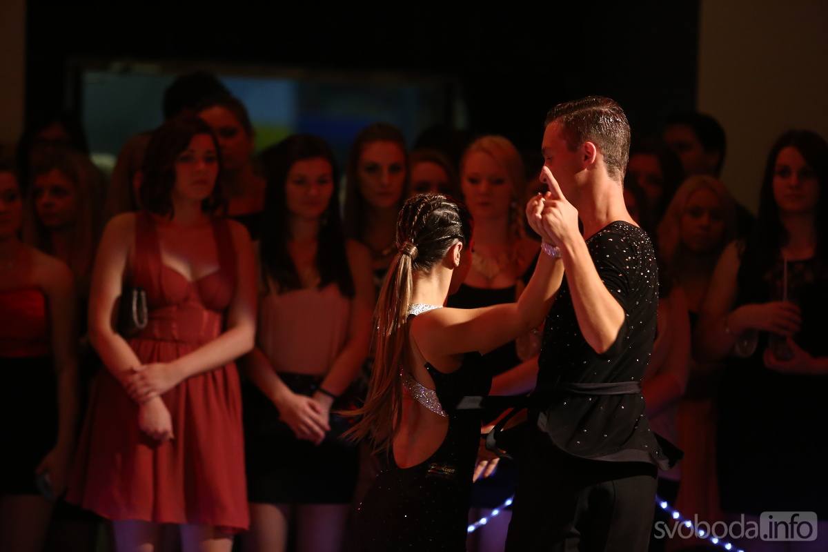 Video: Maturitní ples Obchodní akademie Kolín v reportáži Adama Hrušky