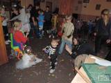 20160307_DSCN3345: Foto: Největší ohlas u dětí sklidila na karnevalu v Retro baru U Nemocnice hra „Židlovaná“