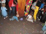 20160307_DSCN3349: Foto: Největší ohlas u dětí sklidila na karnevalu v Retro baru U Nemocnice hra „Židlovaná“