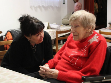 Oslavily MDŽ a pogratulovaly Marii Koudelové k 102. narozeninám