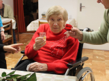 20160311_kd107: Oslavily MDŽ a pogratulovaly Marii Koudelové k 102. narozeninám