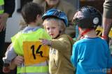 20160412_5G6H8945: Foto: Děti v Chotusicích v úterý osedlaly odrážedla a kola a vyrazily do závodu!