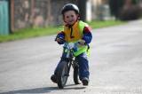 20160412_5G6H9010: Foto: Děti v Chotusicích v úterý osedlaly odrážedla a kola a vyrazily do závodu!