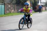 20160412_5G6H9027: Foto: Děti v Chotusicích v úterý osedlaly odrážedla a kola a vyrazily do závodu!