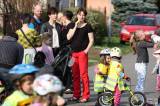 20160412_5G6H9092: Foto: Děti v Chotusicích v úterý osedlaly odrážedla a kola a vyrazily do závodu!