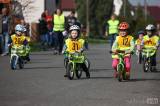 20160412_5G6H9126: Foto: Děti v Chotusicích v úterý osedlaly odrážedla a kola a vyrazily do závodu!