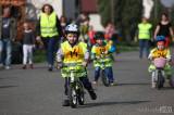 20160412_5G6H9134: Foto: Děti v Chotusicích v úterý osedlaly odrážedla a kola a vyrazily do závodu!
