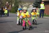 20160412_5G6H9206: Foto: Děti v Chotusicích v úterý osedlaly odrážedla a kola a vyrazily do závodu!