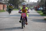 20160412_5G6H9280: Foto: Děti v Chotusicích v úterý osedlaly odrážedla a kola a vyrazily do závodu!