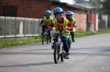 20160412_5G6H9298: Foto: Děti v Chotusicích v úterý osedlaly odrážedla a kola a vyrazily do závodu!