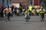 20160412_5G6H9306: Foto: Děti v Chotusicích v úterý osedlaly odrážedla a kola a vyrazily do závodu!