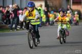 20160412_5G6H9322: Foto: Děti v Chotusicích v úterý osedlaly odrážedla a kola a vyrazily do závodu!