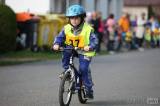 20160412_5G6H9338: Foto: Děti v Chotusicích v úterý osedlaly odrážedla a kola a vyrazily do závodu!
