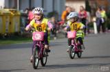 20160412_5G6H9351: Foto: Děti v Chotusicích v úterý osedlaly odrážedla a kola a vyrazily do závodu!
