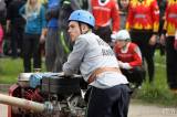 20160424_IMG_1065: Foto: Z poháru starosty obce Hostovlice se radují hasiči z Kynice a hasičky z Golčova Jeníkova