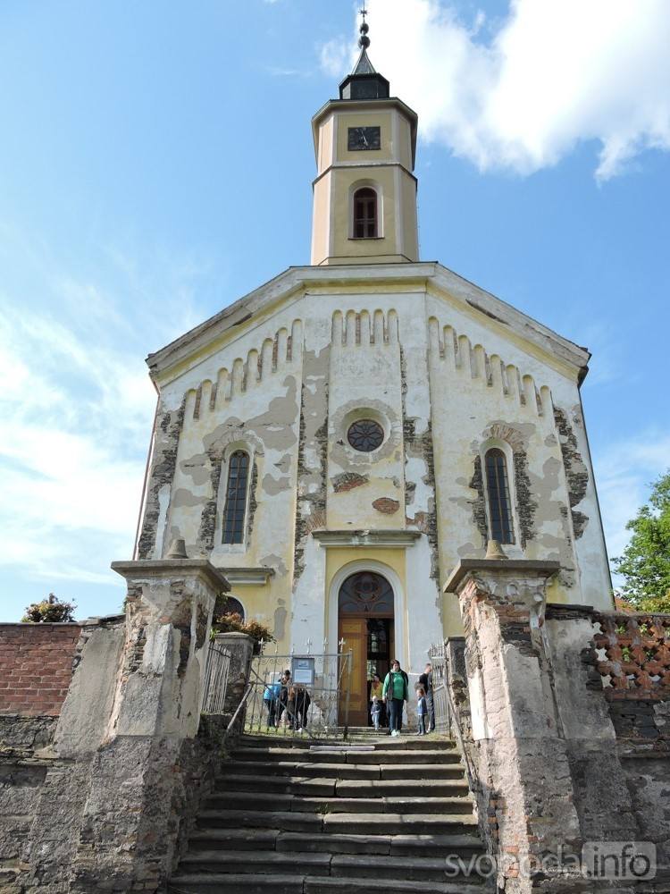 Foto, video: Semtěšský kostel se v sobotu otevřel veřejnosti