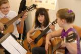 Foto, video: Na kytarovém koncertu ve Spolkovém domě zahráli žáci ZUŠ Kutná Hora
