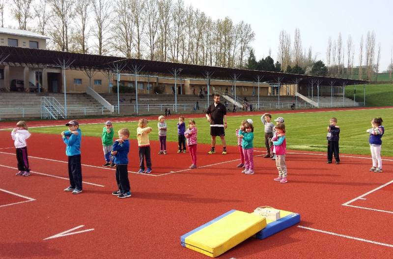 Atletickou školkou v Kutné Hoře prošlo na jaře téměř čtyřicet dětí!