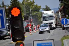 Provoz v Kouřimské ulici v Kutné Hoře řídí semafory, úprava vozovky potrvá do konce měsíce
