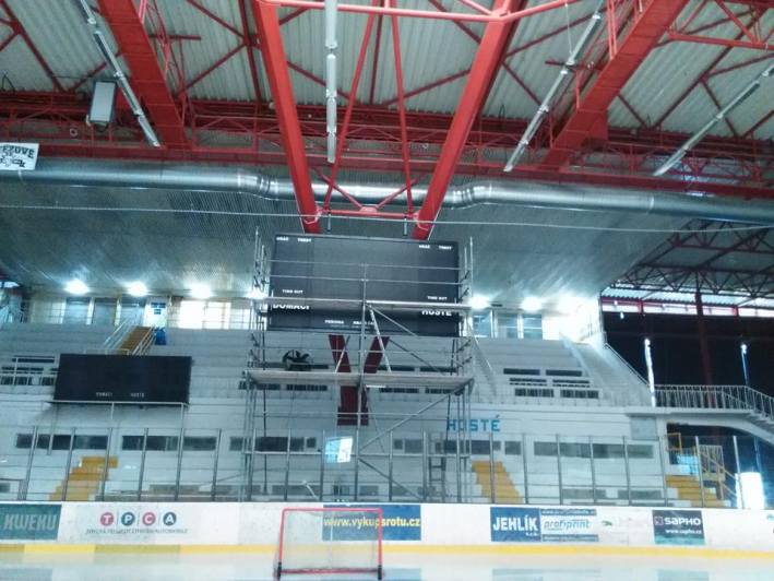 Nová časomíra kolínského zimního stadionu je nainstalována