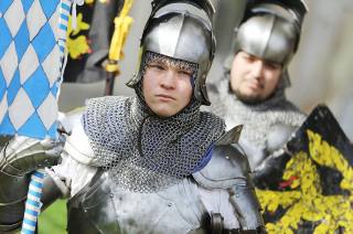 Foto: Svatováclavské slavnosti se v Limuzích nesly ve středověkém stylu