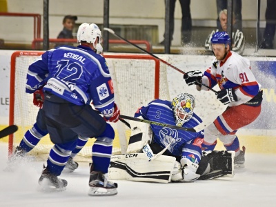 V polabském hokejovém derby se v Kolíně z vítězství radovali hosté